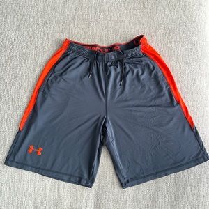 Men’s Under Armour loose shorts LG